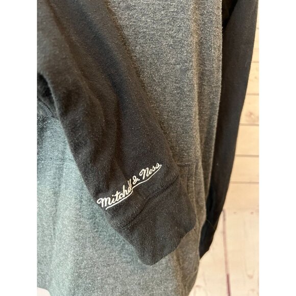 Chicago Blackhawks Vintage Hockey NHL Mitchell and Ness Hoodie Sweatshirt Medium - Picture 9 of 9